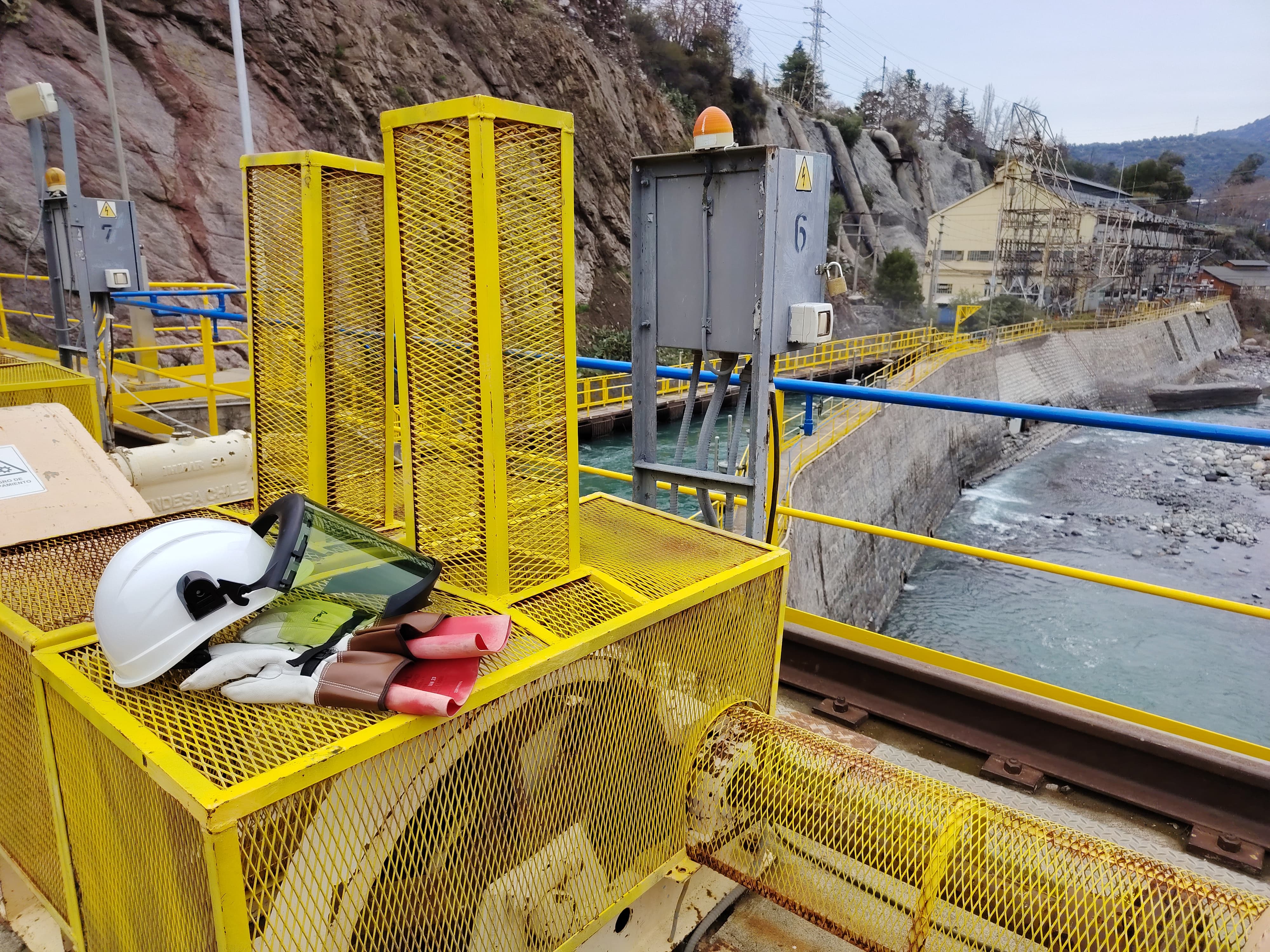 Trabajo eléctrico en terreno